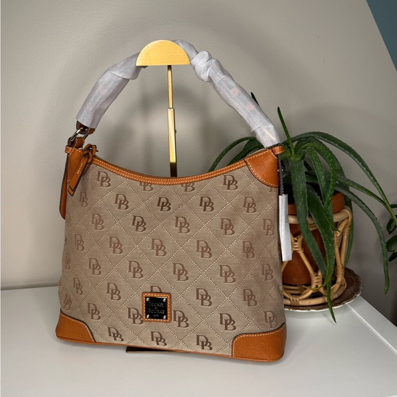 Dooney & Bourke Americana Signature Erica Hobo NWT Natural Canvas Leather $228 - Picture 2 of 14